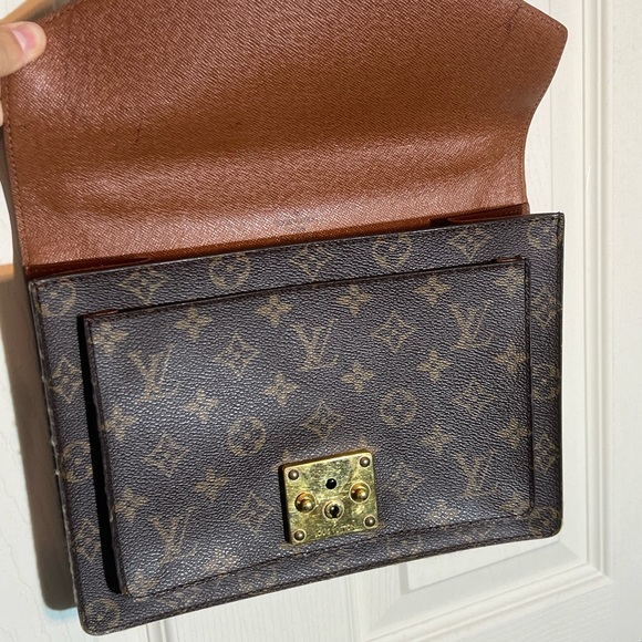 Louis Vuitton Monceau 26 in Monogram Canvas and Leather - Picture 4 of 16